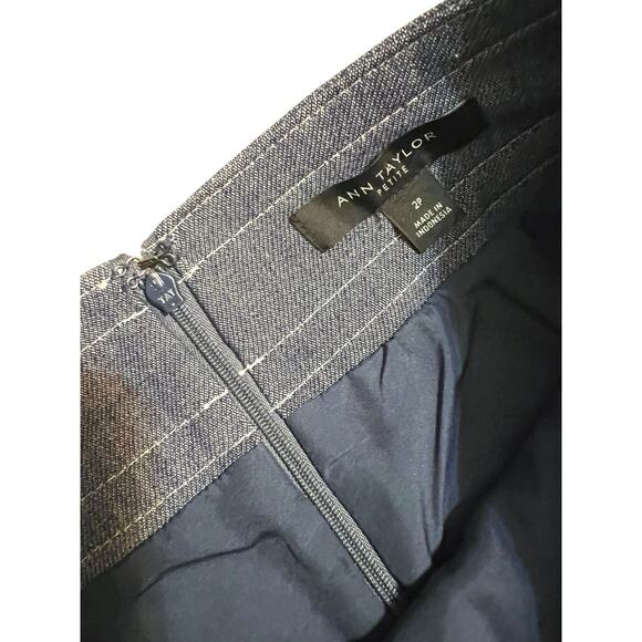 Ann Taylor Petite Heavy Knit Denim Blue Chambray Skirt Straight Stretch Size 2P - Picture 5 of 12